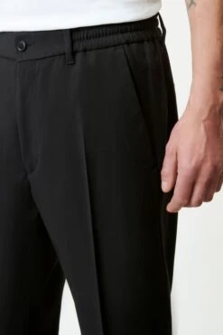 DRYKORN Casual Hose Mit Tunnelzug In Softem Flanell Schwarz -Drykorn Geschäft 10 40 120070 40671 JEXON 1000 05 a69b7e96687be6929e8418d5070d89278a62ba80 720x1080