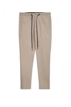 DRYKORN Techno Stretch Jogpants Beige -Drykorn Geschäft 10 40 122003 40473 JEGER 1720 07 11768cdecb4987bc552d88bd78f23560f86c76f4 720x1080