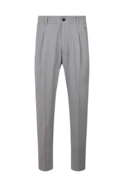 Casual Hose Mit Bundfalte Aus Baumwoll-Twill Grau -Drykorn Geschäft 10 40 122011 40393 CHASY 6601 07 2d872f70546e639887fb6895e075e5126fc2fe9e 720x1080