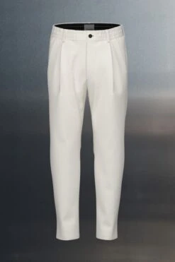Casual Hose Mit Bundfalte Aus Technischer Baumwolle Off_white -Drykorn Geschäft 10 40 122099 40393 CHASY 1903 07 7275a53b4e827c534768eedcc54ef5a875e04864 720x1080
