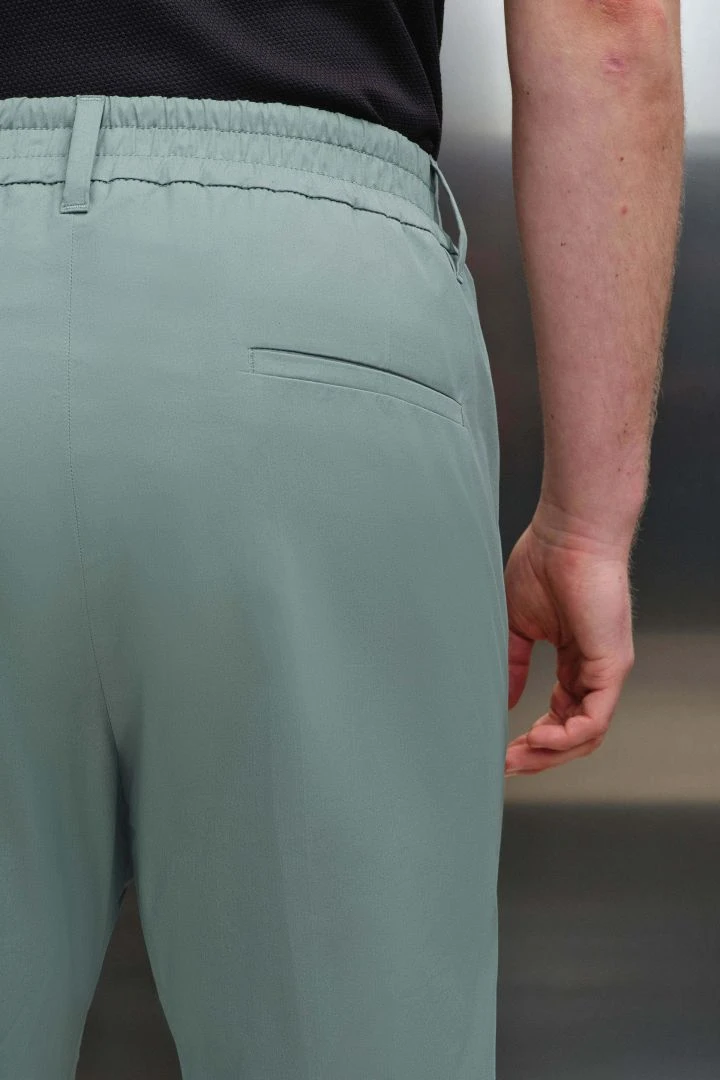 Casual Hose Mit Bundfalte Aus Technischer Baumwolle Grün 7 Casual Hose Mit Bundfalte Aus Technischer Baumwolle Grün - Image 5