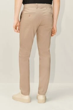 Slim Fit Hose Aus Techno-Stretch Braun 8 Slim Fit Hose Aus Techno-Stretch Braun -Drykorn Geschäft 10 40 122105 40427 SIGHT 1720 03 ec5cba2baecf5cf7dabb61cf95736241cb70e6ff 720x1080