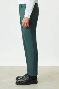 DRYKORN Slim Fit Chino In Technostretch-Satin Grün 12 DRYKORN Slim Fit Chino In Technostretch-Satin Grün -Drykorn Geschäft 10 40 122105 40427 SIGHT 2205 04 531ef02eb639b2d4ce453f174e04bfa951b32b6c 720x1080