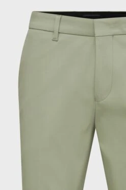 Slim Fit Hose Aus Techno-Stretch Grün -Drykorn Geschäft 10 40 122105 40427 SIGHT 2803 09 c4e271f093154370f73ead41d7838e2ddc304be5 720x1080