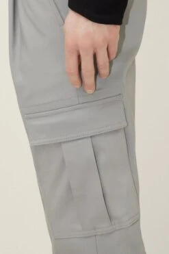 Cargo Pants Aus Techno-Stretch Grau -Drykorn Geschäft 10 40 122105 40635 LIGO 6301 04 6cbfc94c5c785d6279cfcb3f5e8f26b5f029c325 720x1080