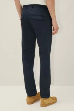 Slim Fit Chino Aus Techno-Stretch Blau -Drykorn Geschäft 10 40 122105 40650 KREW 2 3110 03 0fbd0da6b1645611e7cd99337fcfbc96fe52cbfc 720x1080