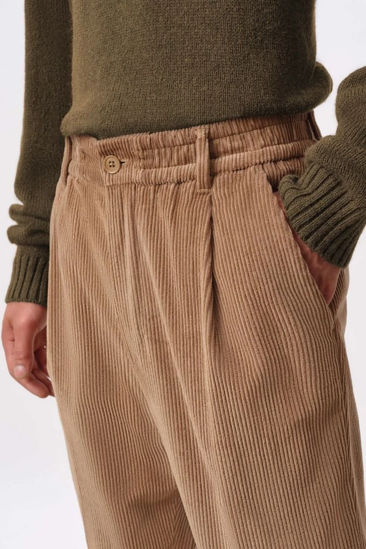 DRYKORN Casual Hose Mit Bundfalte Aus Cord Braun 7 DRYKORN Casual Hose Mit Bundfalte Aus Cord Braun - Image 5