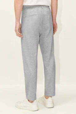 DRYKORN Casual Hose Mit Bundfalte Aus Italienischem Jersey Grau -Drykorn Geschäft 10 40 136017 40393 CHASY 6600 03 346676560b06e41bc1bc3b99dfa1111dd7bf084c 720x1080