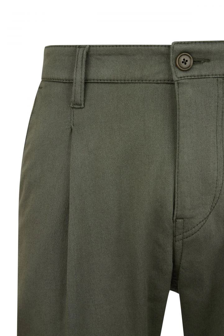 Chino Aus Gewaschenem Jersey Oliv 9 Chino Aus Gewaschenem Jersey Oliv - Image 7