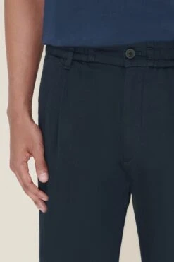 DRYKORN Casual Hose Mit Bundfalte Aus Double-face Jersey Blau -Drykorn Geschäft 10 40 136096 40393 CHASY 3000 04 5689f6fa81edfc13fbc6394cac2f186ed93fe996 720x1080