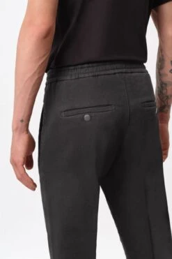DRYKORN Jogpants Mit Tunnelzug In Baumwoll-Jersey Schwarz 11 DRYKORN Jogpants Mit Tunnelzug In Baumwoll-Jersey Schwarz -Drykorn Geschäft 10 40 136096 40473 JEGER 1000 04 c12831bbc4e4b747475d86a4208ec688d8e45601 720x1080