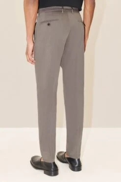 DRYKORN Schmale Konfektionierte Baumwollhose Braun -Drykorn Geschäft 10 40 138150 40497 MAD 1700 03 33818e78e8f736ea61d21cfd7af5c1eab73373bd 720x1080