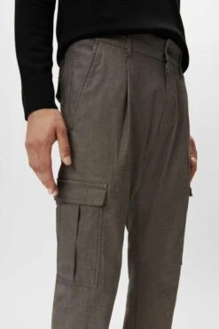 Cargopants Mit Raffsaum Beige -Drykorn Geschäft 10 40 138217 40635 LIGO 1705 04 b77522b31a9679f90f5a666c5b80a6c30fbb7341 720x1080