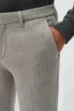 DRYKORN Slim Fit Hose Aus Baumwoll-Viskose-Mix Mit Struktur Grau 12 DRYKORN Slim Fit Hose Aus Baumwoll-Viskose-Mix Mit Struktur Grau -Drykorn Geschäft 10 40 138271 40427 SIGHT 6601 04 92bf30a36ade8e6593e0f32e6d07bbede6663c83 720x1080