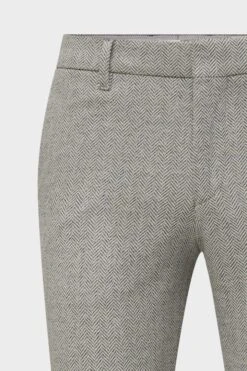 DRYKORN Slim Fit Hose Aus Baumwoll-Viskose-Mix Mit Struktur Grau 15 DRYKORN Slim Fit Hose Aus Baumwoll-Viskose-Mix Mit Struktur Grau -Drykorn Geschäft 10 40 138271 40427 SIGHT 6601 09 2e3f8e3e73fb10cfa04f79a28fb858477b651625 720x1080