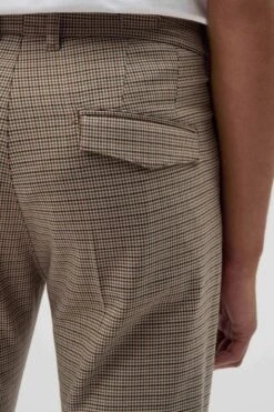 Slim Fit Chino Mit Retro-Minicheck Muster Braun -Drykorn Geschäft 10 40 138272 40650 KREW 2 1705 04 0d03ab6a68eca87eeec439ec868e49c8544230a7 720x1080