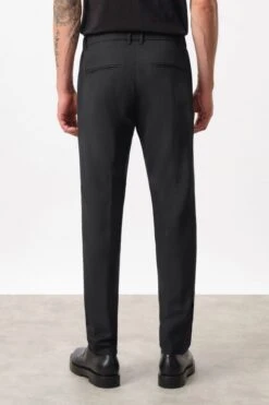 Konfektionierte Slim Fit Hose In Woll-Mix Mit Tonalem Jaquard Schwarz -Drykorn Geschäft 10 40 138284 40675 AJEND SK 1000 03 b1fcf6c6c39724de4699d7ca00e1bcd9722325a3 720x1080