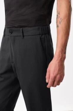 Konfektionierte Slim Fit Hose In Woll-Mix Mit Tonalem Jaquard Schwarz -Drykorn Geschäft 10 40 138284 40675 AJEND SK 1000 05 815938d958731b661ce9d031913381c7be828316 720x1080