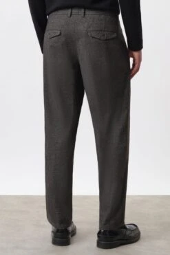 DRYKORN Chino In Regular Fit In Baumwoll-Mix Mit Herringbone Optik Grau -Drykorn Geschäft 10 40 138294 40670 DEVYN 6203 03 0cba250c3b1d4e002d5b3d89a5d1f4eb58cfca18 720x1080