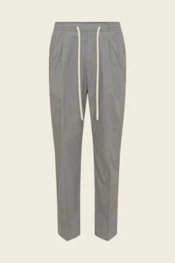 DRYKORN Casual Bundfaltenhose Mit Tunnelzug Grau -Drykorn Geschäft 10 40 142055 40646 MORVI 6402 07 26fd6369de943c30b8fbeb2c94eca9e5c4b0bb61 720x1080