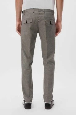 Chino Mit Mikrodessinierung Grau -Drykorn Geschäft 10 40 146120 40275 KILL 6610 03 444d857967cbce098659fd7a6b946d946bce6a67 720x1080