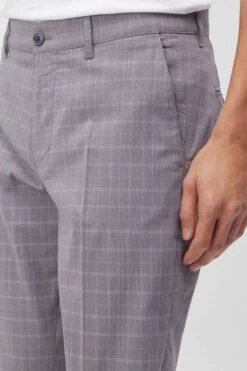 DRYKORN Chino Aus Baumwoll-Mix Grau -Drykorn Geschäft 10 40 146315 40497 MAD 6601 04 352fccfa9ea33f4f2f2c9807652239f509a645ff 720x1080