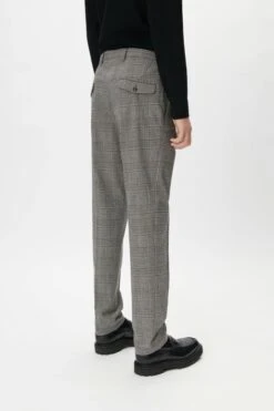 Glencheck Chino Grün -Drykorn Geschäft 10 40 146361 40275 KILL 2100 03 a84bdb294241b4f4735a22bc765c4e2bf2755722 720x1080