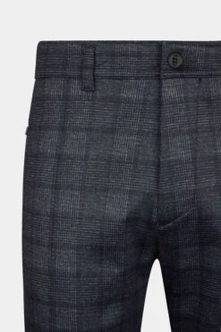 Karierte Slim Fit Hose Blau -Drykorn Geschäft 10 40 146365 40602 PAID 3000 09 03d52a5ba986b7d3d53599f71b0ea9a0687b3558 720x1080