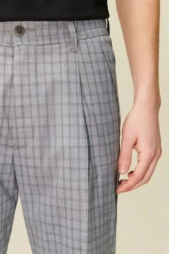 DRYKORN Casual Hose Mit Bundfalte Mit Check Grau -Drykorn Geschäft 10 40 146410 40393 CHASY 6402 04 6d5cf68e63374c1eebe27c5c233cb020a8681cf4 720x1080