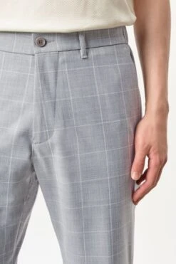 Konfektionierte Slim Fit Hose Mit Window Check Grau -Drykorn Geschäft 10 40 146412 40675 AJEND SK 6402 04 377a689b844cf3859e9f7a89a015e690e09ad48a 720x1080