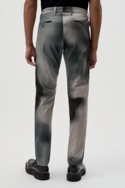 DRYKORN Slim Fit Hose Mit Cloud-Print Grau -Drykorn Geschäft 10 40 150157 40427 SIGHT 6402 03 987239ff8f31d66be057fb748799f8dda10cfebd 720x1080