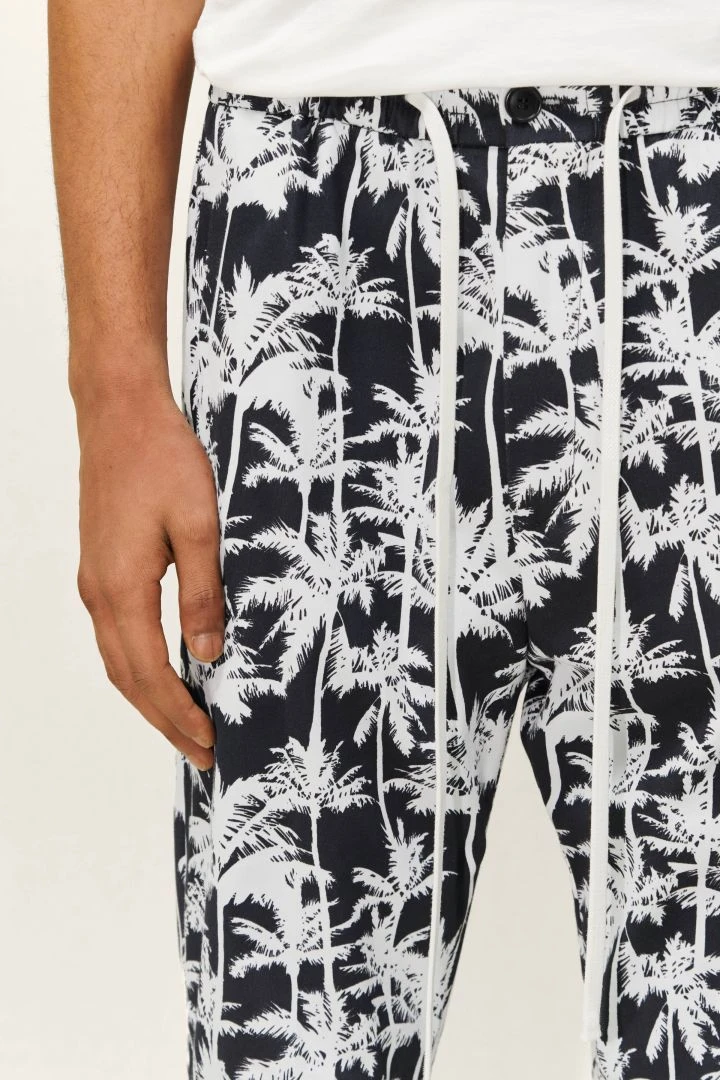 DRYKORN Jogpants Mit Palmen-Print Blau 6 DRYKORN Jogpants Mit Palmen-Print Blau - Image 4