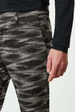 Slim Fit Chino In Viskose-Mix Grau 11 Slim Fit Chino In Viskose-Mix Grau -Drykorn Geschäft 10 40 150189 40427 SIGHT 6203 04 612684a3572bd8a0ad1b07aaa87b997caf772f9b 720x1080