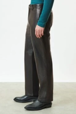 Chino Mit Geradem Bein In Weichem Lamm-Nappa Leder Schwarz -Drykorn Geschäft 10 40 180042 40664 TAVIS 2 1000 04 db5999179a80dcf7af119e26fd41f8cd0c73c436 720x1080