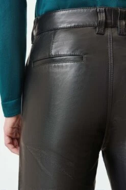 Chino Mit Geradem Bein In Weichem Lamm-Nappa Leder Schwarz -Drykorn Geschäft 10 40 180042 40664 TAVIS 2 1000 05 66e3f47403c42b72261a33655cff6f26b57e94f4 720x1080