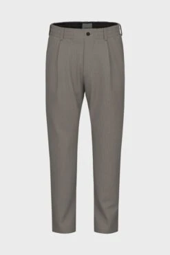 Casual Hose Mit Bundfalte Aus Bi-Stretch Wolle Braun -Drykorn Geschäft 10 40 190001 40393 CHASY 1700 07 b4dd1e12f644d05a9f68a22583758666e1d9515b 720x1080