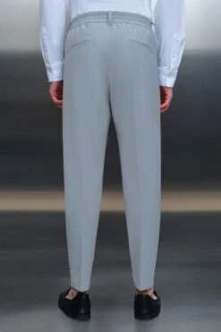 Casual Hose Mit Bundfalte Aus Bi-Stretch Wolle Blau -Drykorn Geschäft 10 40 190001 40393 CHASY 3900 03 aaea908f579c2f40773c453bf709b25987f722bc 720x1080