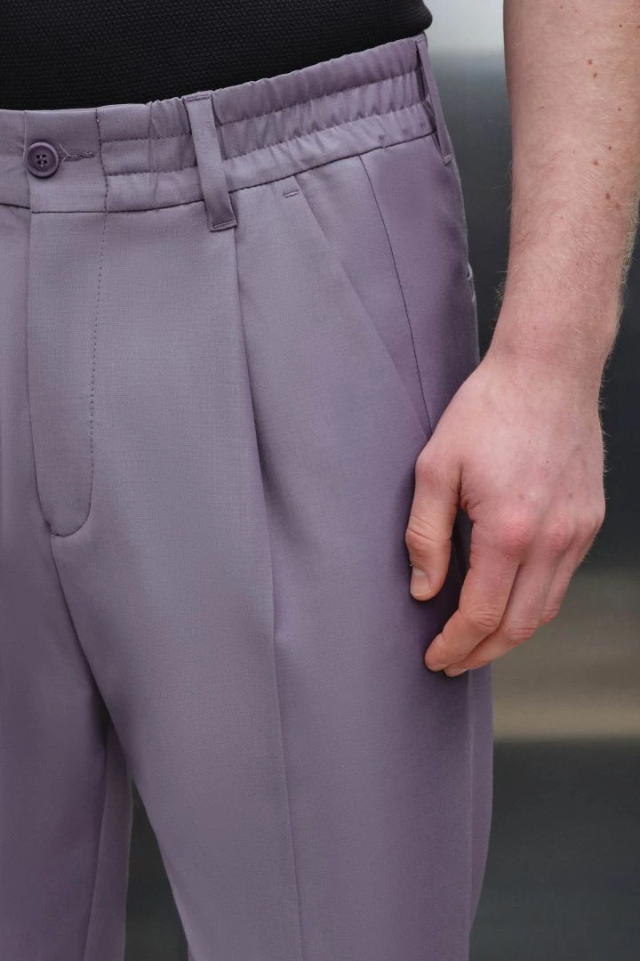 Casual Hose Mit Bundfalte Aus Bi-Stretch Lila 6 Casual Hose Mit Bundfalte Aus Bi-Stretch Lila - Image 4