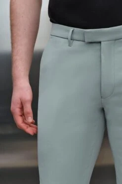 Bi-Strech Slim Fit Hose Grün -Drykorn Geschäft 10 40 190001 40512 PIET SK 2602 04 3405b7509ceab738ca56cc69ac922bfaf6e9bcae 720x1080