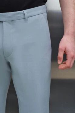 Bi-Strech Slim Fit Hose Blau -Drykorn Geschäft 10 40 190001 40512 PIET SK 3900 04 c2afb3391607f1faccb3af287d9e33112da81357 720x1080