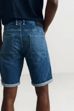 Mid Blue Authentic Washed Regular Fit Shorts Blau -Drykorn Geschäft 10 40 260063 40523 SEEK 2 3300 06 b874f114a3f62a2ef1dbd3ed345cef61e997c325 720x1080