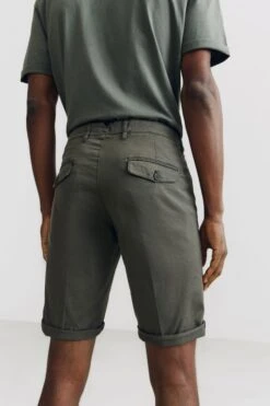 Shorts Aus Baumwoll-Twill Oliv -Drykorn Geschäft 10 40 270029 40494 KRINK 2100 03 d9d1eacba16884810f0363d89faca9481fc7c06a 720x1080