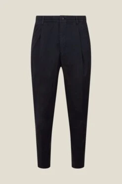 DRYKORN Casual Hose Mit Bundfalte Aus Bi-Stretch Baumwolle Blau -Drykorn Geschäft 10 40 270062 40393 CHASY 3000 07 0307a6468929b1523090b98e342762c82e33bac1 720x1080