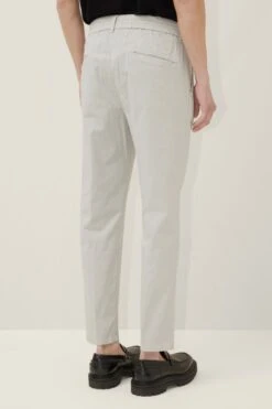 DRYKORN Casual Hose Mit Bundfalte Aus Bi-Stretch Baumwolle Grau 9 DRYKORN Casual Hose Mit Bundfalte Aus Bi-Stretch Baumwolle Grau -Drykorn Geschäft 10 40 270062 40393 CHASY 6810 03 bf9121e89bcf86b1a975d5b8ae4b42f9fb04938e 720x1080