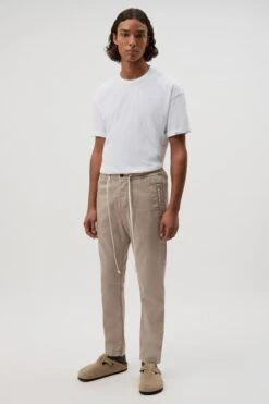 Jogpants Aus Stretch Baumwolle Braun -Drykorn Geschäft 10 40 270066 40473 JEGER 1705 02 b3b0189ae6c5f6a4bea6a3ac53b1411725d2d7a5 720x1080