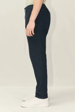 Lockere Jogpants Aus Baumwoll-Leinen-Mix Blau -Drykorn Geschäft 10 40 270077 40645 PLAIN 3000 04 0094dcac0c74d99661181f2d2cf20052a9caf626 720x1080