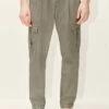 Lockere Cargo Pants In Softer Waschung Grün -Drykorn Geschäft 10 40 270081 40635 LIGO 2503 01 05b043dd5153fa076b54a9fb813431091f3247e1 720x1080