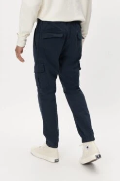 Cotton-Stretch Cargopants Blau -Drykorn Geschäft 10 40 270095 40635 LIGO 3000 03 fd10c6a21648fab7ef9eb8be44f2528e81c23c45 720x1080