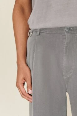 DRYKORN Chino In Regular Fit Aus Lyocell-Baumwoll-Mix Grau 10 DRYKORN Chino In Regular Fit Aus Lyocell-Baumwoll-Mix Grau -Drykorn Geschäft 10 40 270098 40670 DEVYN 6402 04 6ab3535f645f82fc27511246a0fc2092e4710937 720x1080