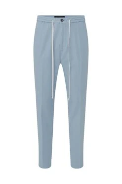 DRYKORN Jogpants Mit Tunnelzug Aus Lyocell-Baumwoll-Mix Blau 11 DRYKORN Jogpants Mit Tunnelzug Aus Lyocell-Baumwoll-Mix Blau -Drykorn Geschäft 10 40 270104 40473 JEGER 3712 07 ad6502b87e553bbe927d415e3c71f2eeb8df4817 720x1080
